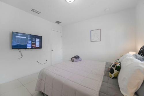 Amazing Brand New Duplex 3 Bedrooms/2 Bathrooms