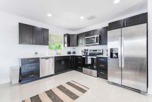 Amazing Duplex 3 Br/2 Bathrooms Close To Wynwood