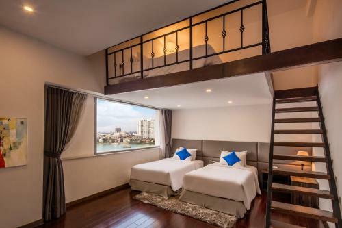 Charm Suite Saigon Hotel