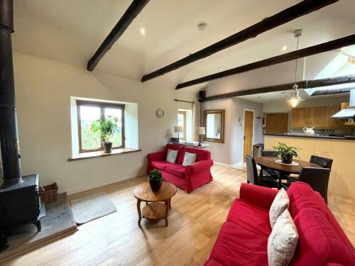 Pass The Keys Beautiful 2br Converted Mill - Idyllic Location
