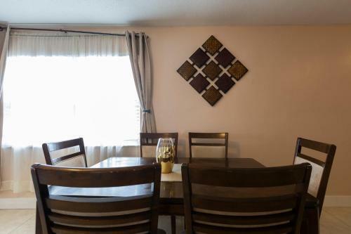 Beautifully Renovated Palm Beach Gardens Apartment