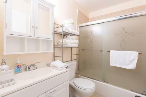 Beautifully Renovated Palm Beach Gardens Apartment