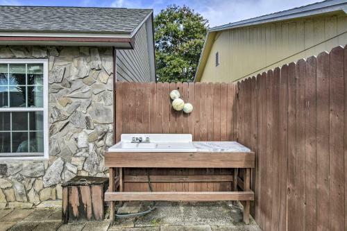 Panama City Bungalow Less Than 2 Mi To Water Access!