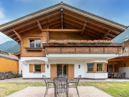 Tasteful Holiday Home In Maurach Am Achensee