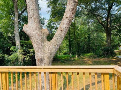 Cheerful 3bd/2ba Home W/parking, 20 Mins To Dwtn