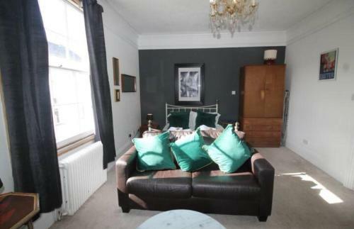 Northernhay Street Quirky Apartment