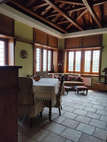 Villa Cozy Blue Stone House With A Great Sea View.