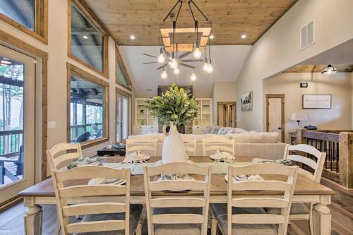 Charming Ellijay Escape Hot Tub And Game Room