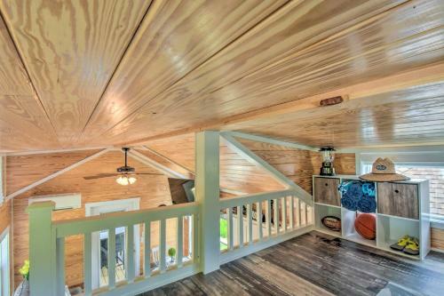 Lakeside Tiny Home Retreat With Pool And Hot Tub