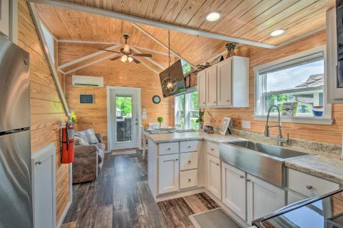 Lakeside Tiny Home Retreat With Pool And Hot Tub