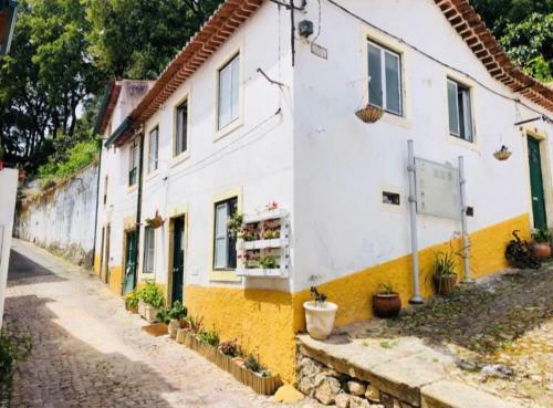 P� Do Castelo - Small Studio With Breakfast & Garage