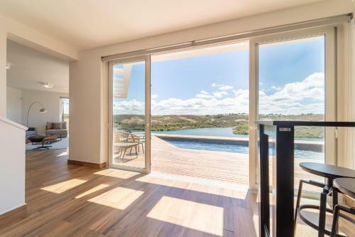 Arrifana Lake House // Premium Views
