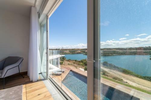 Arrifana Lake House // Premium Views