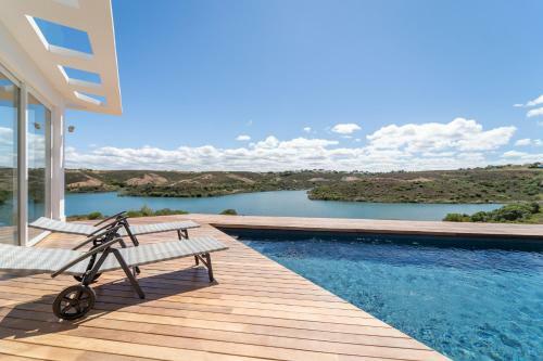 Arrifana Lake House // Premium Views