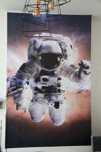 Space Themed Home For 10 Guests - 5mins To Lfc