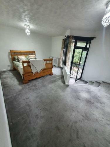 2-bed Apartment In Liverpool At Albert Dock