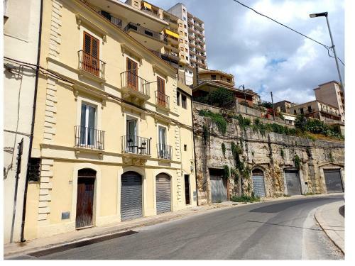 Apartamento Casa Roca, Modica Railway Station
