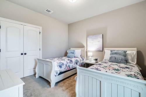 Villa Middle Of Town, King Bed, Separate Shower, 3b/2b