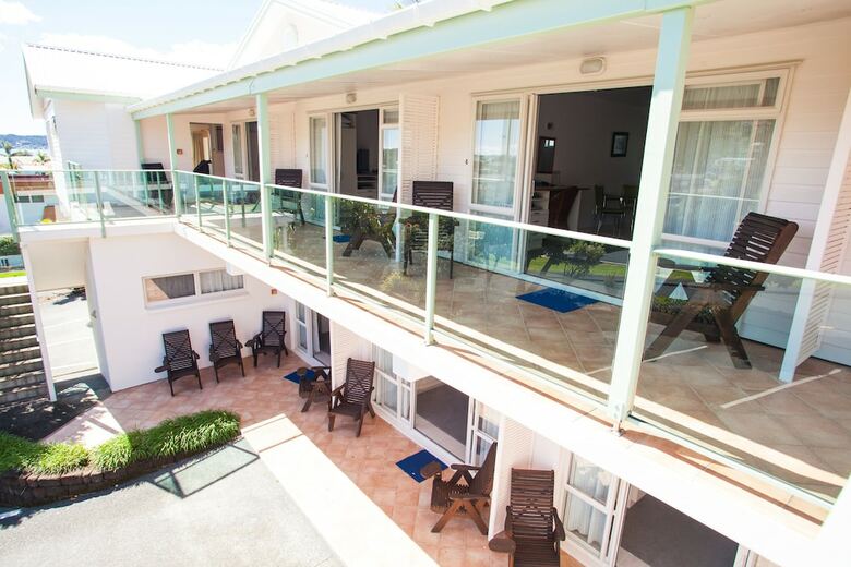 Admirals View Lodge
