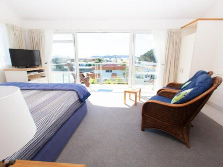 Admirals View Lodge