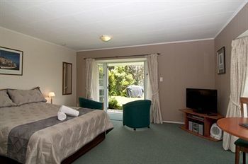 Ash Grove Boutique Motel
