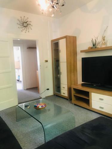 Apartment With 2 Rooms 60m2