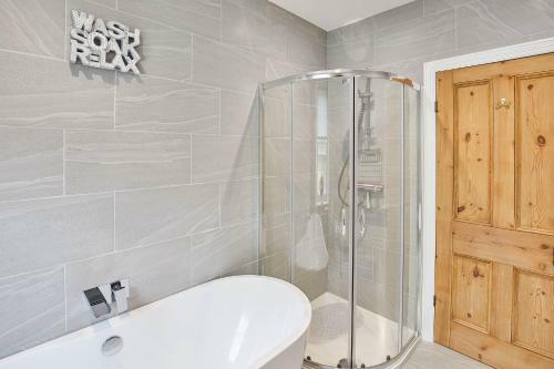 Host & Stay - Oakwood