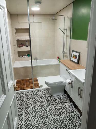 Ivy Lane Apartment