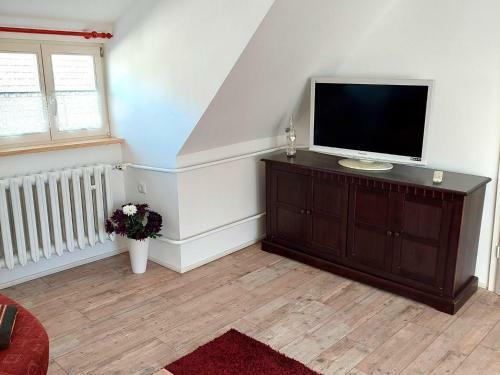 Cozy Holiday Home On The Plauer See With Garden