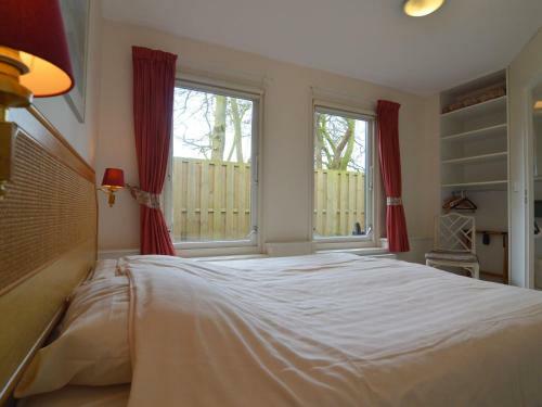 Luxury Holiday Home With Jacuzzi In Noordbeemster