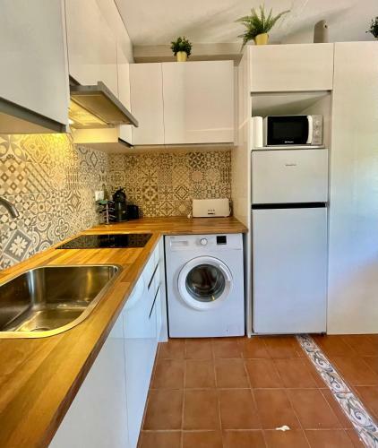 Bonito Apartamento Con Terraza, Jard�n Y Piscina