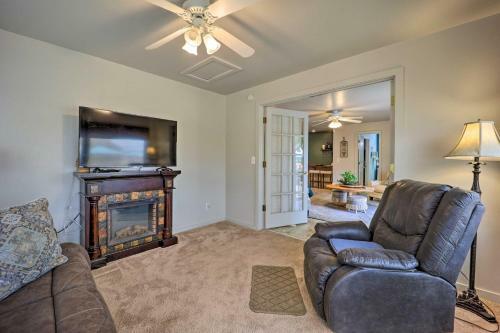 Grand Lake Getaway With Resort-like Amenities!
