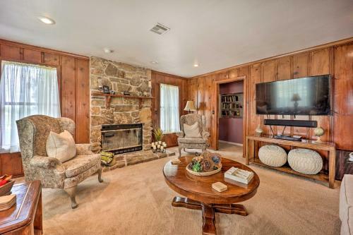 Grand Lake Getaway With Resort-like Amenities!