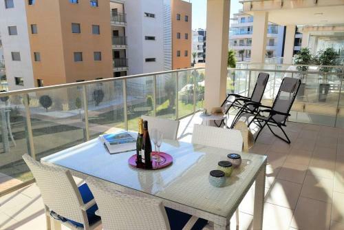 Stunning 2-bed Apartment In Nr Los Dolses