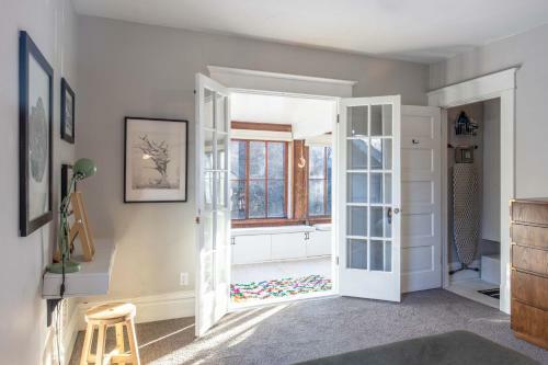 Cascade Living Home