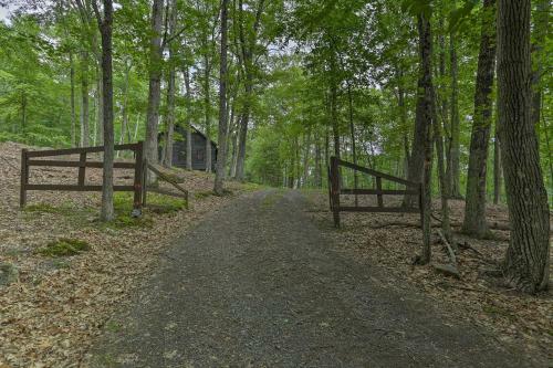Hilltop Cabin On 2 Acres River View, Hot Tub