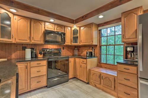 Hilltop Cabin On 2 Acres River View, Hot Tub