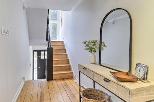 Philly Townhome With Private Patio And City Views