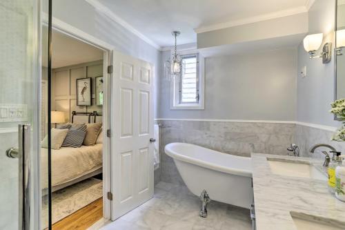 Philly Townhome With Private Patio And City Views