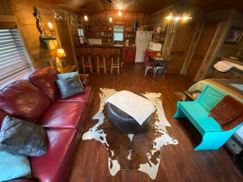 8th St. Cowboy Haus I Biker Friendly I River