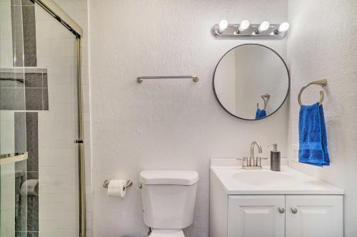 Charming And Quaint El Paso House With Backyard!