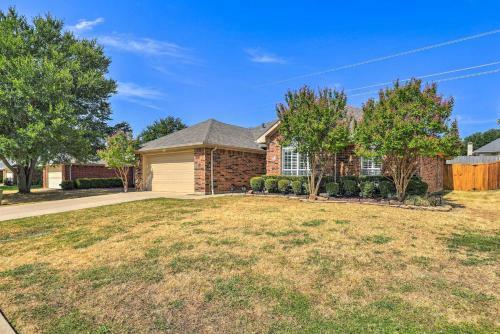 Lewisville Family Home With Fire Pit And Grill!
