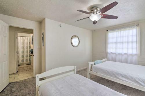 Island Home With Grill, 2 Mi To Moody Gardens!