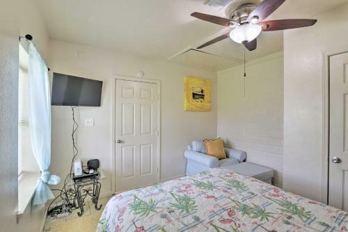 Island Home With Grill, 2 Mi To Moody Gardens!