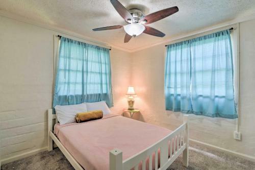 Island Home With Grill, 2 Mi To Moody Gardens!