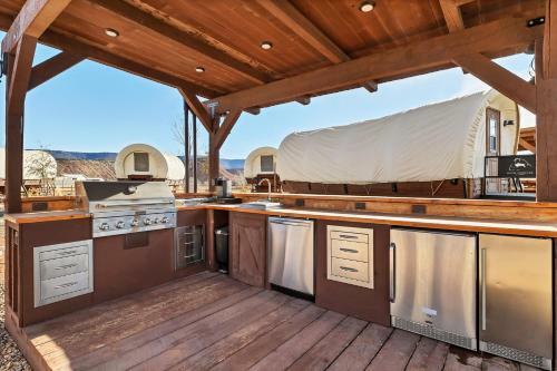 Zion White Bison Glamping & Rv Resort