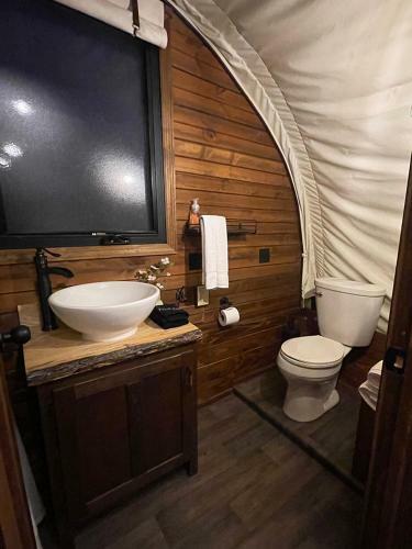 Zion White Bison Glamping & Rv Resort