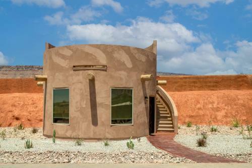 Zion White Bison Glamping & Rv Resort - Tipis And Kivas