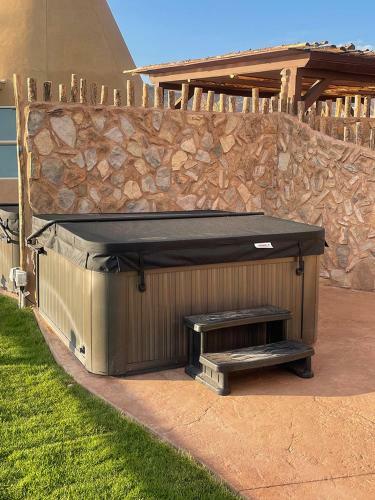 Zion White Bison Glamping & Rv Resort - Tipis And Kivas