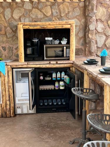 Zion White Bison Glamping & Rv Resort - Tipis And Kivas